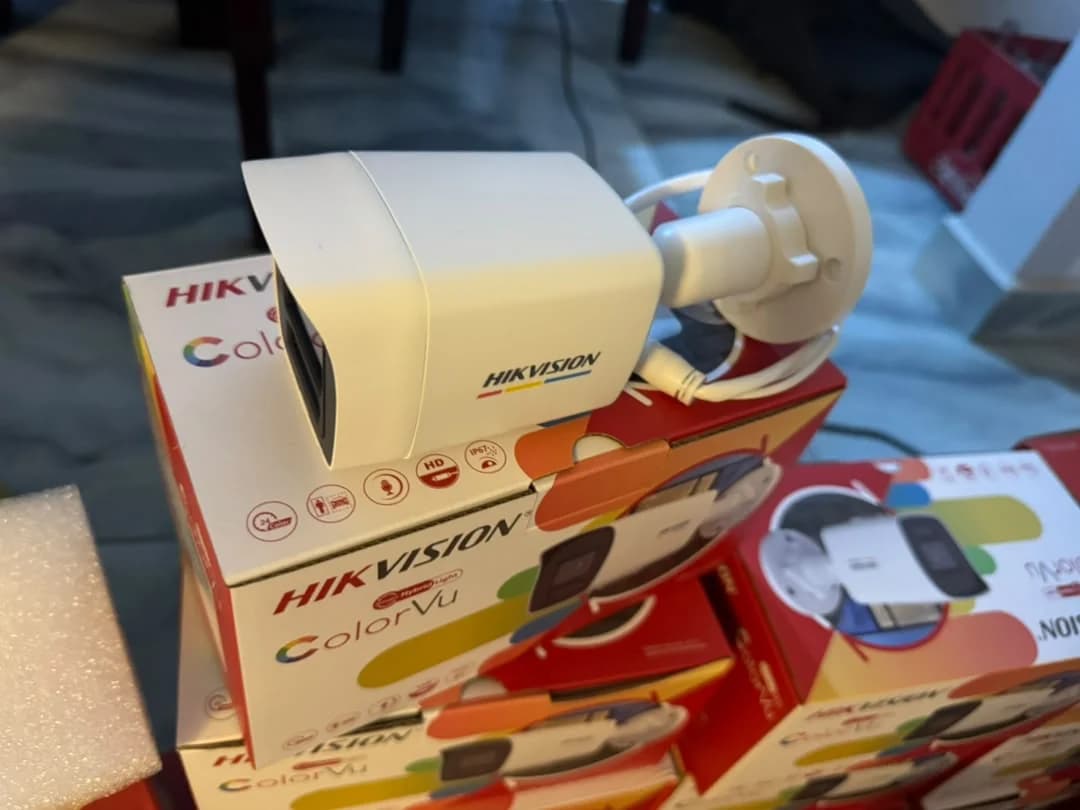 Hikvision full-colour camera and boxed equipment for the surveillance system